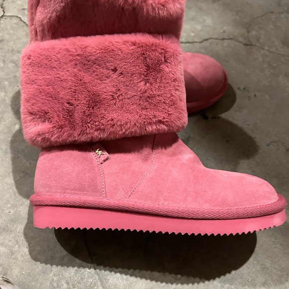 Brand new MK faux fur size 6 boots - Picture 1 of 3
